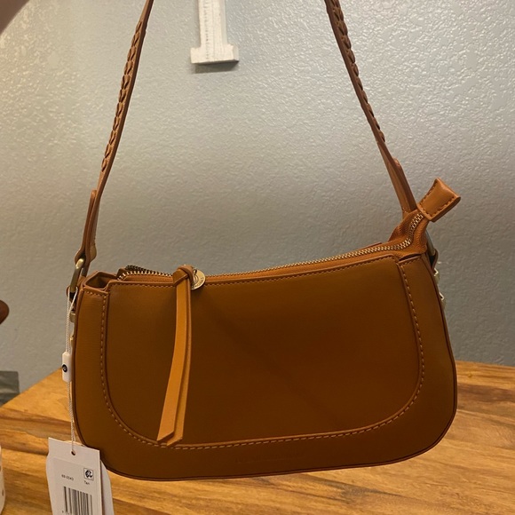 Urban Originals Handbags - NWT Urban Originals Vegan Leather bag